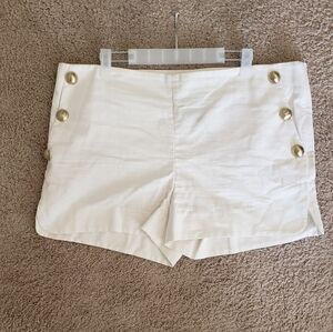 Elizabeth McKay 13" Linen Shorts